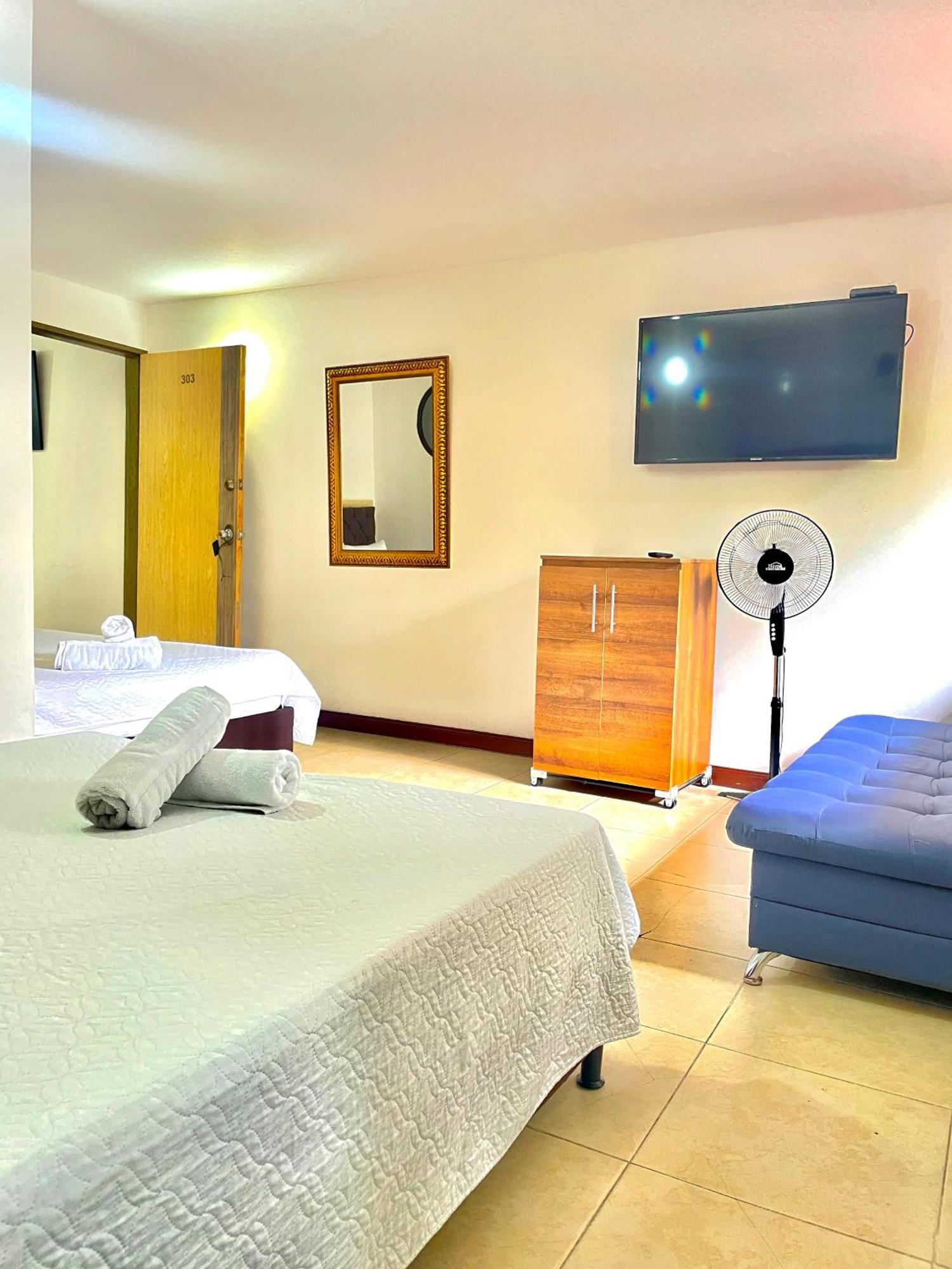 Hotel Torre Primavera Μεντεγίν Εξωτερικό φωτογραφία