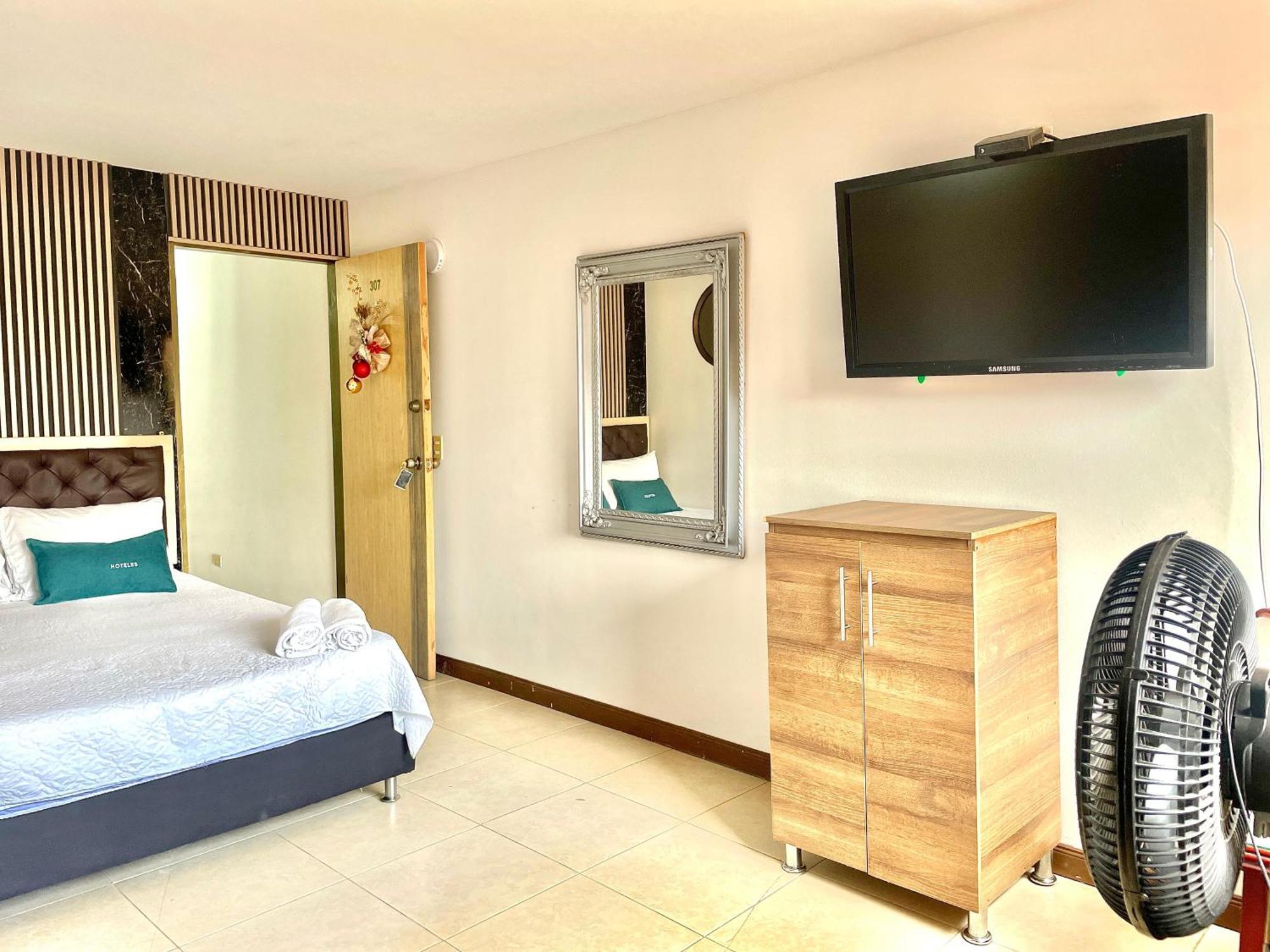 Hotel Torre Primavera Μεντεγίν Εξωτερικό φωτογραφία